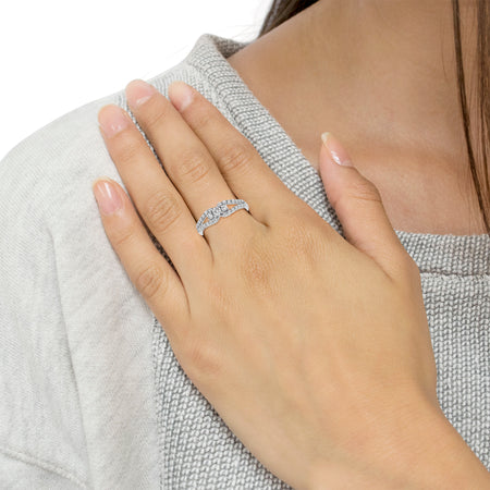 10K White Gold 1/2 Cttw Round Cut Diamond Three Stone Split Shank Band Ring (H-I Color, SI1-SI2 Clarity) - Model View