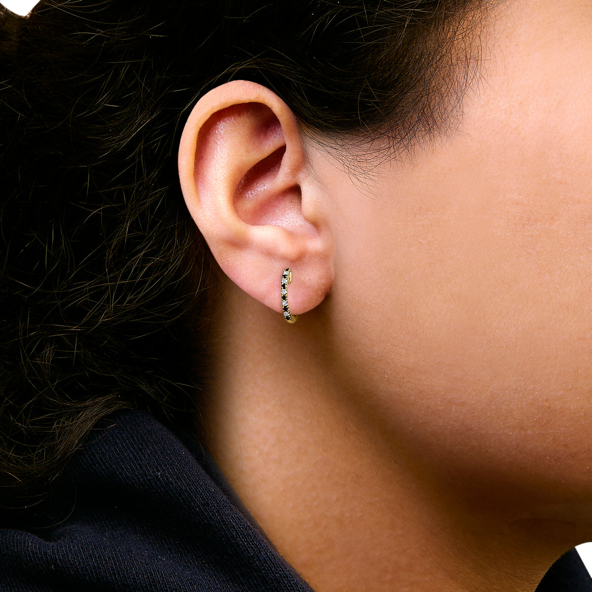 10K Yellow Gold Alternating Blue Sapphire 1/10 Cttw Diamond Huggy Hoop Earrings (I-J Color, I1-I2 Clarity)