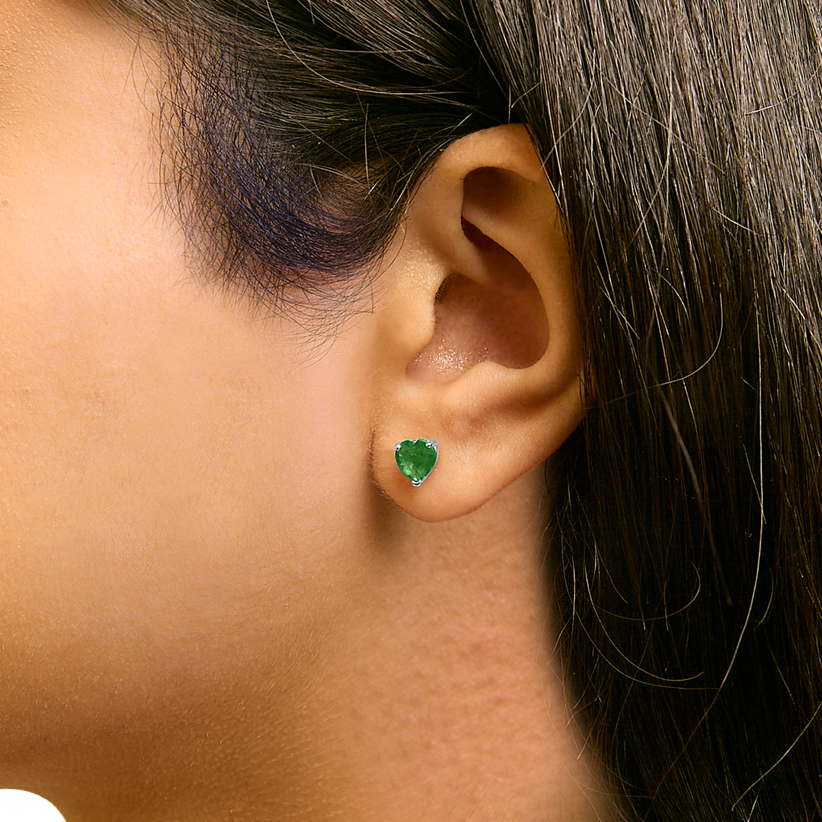 14K White Gold 5MM Heart Cut Emerald Solitaire Stud Earrings